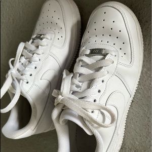 White Air Force 1 sneakers size 8 -very good condition - like new